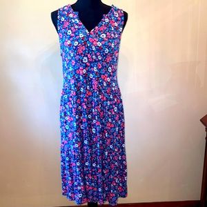 Croft & Barrow cute sleeveless midi dress in blue, pink and white.